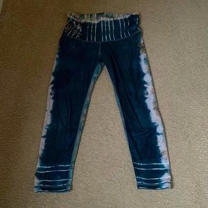 Ashbury crop leggings by Niyama Sol